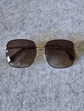 Women's Gold Frame Sunglasses with Tinted Lenses